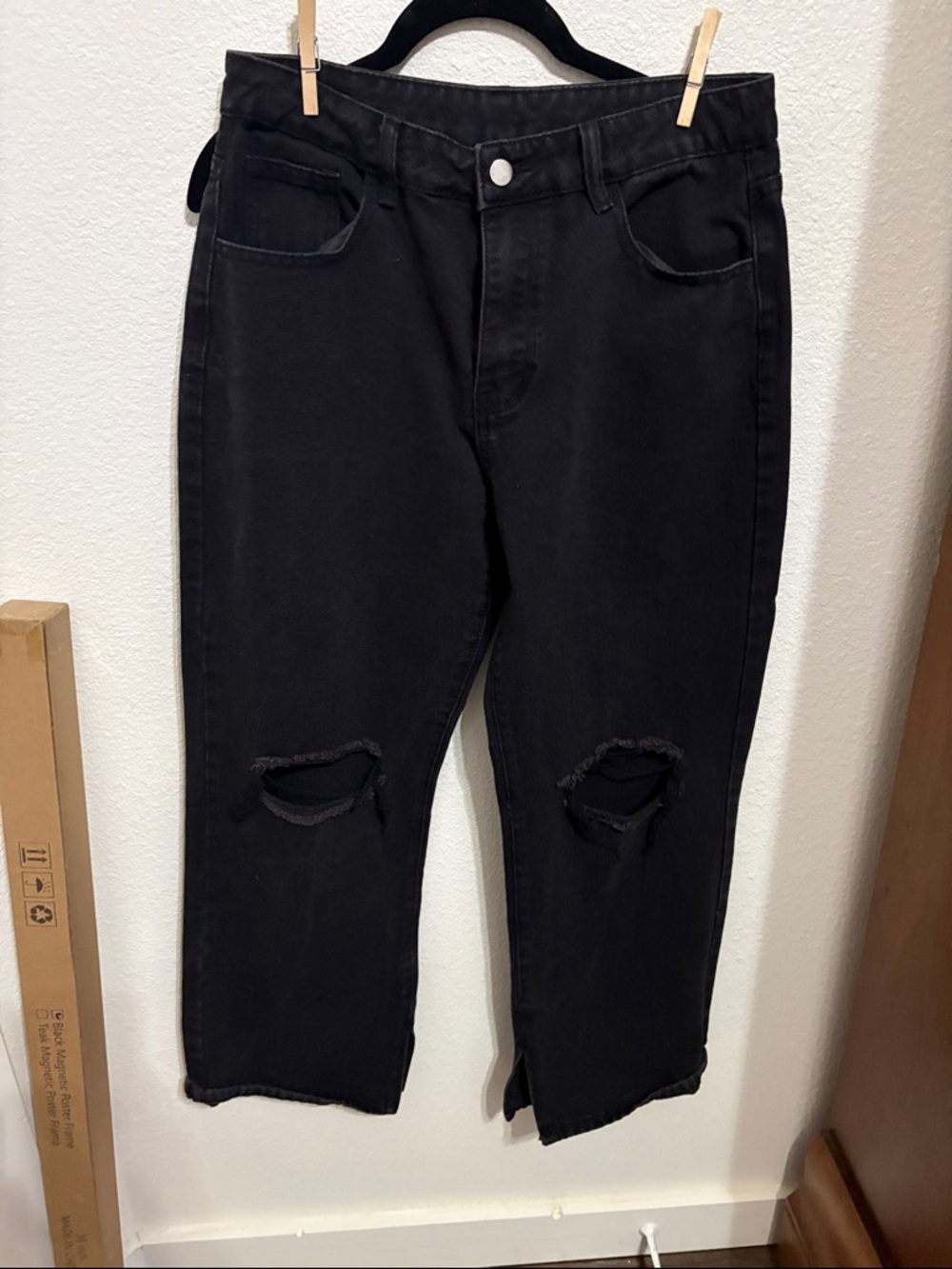 Women’s Black Distressed Wide-Leg Jeans